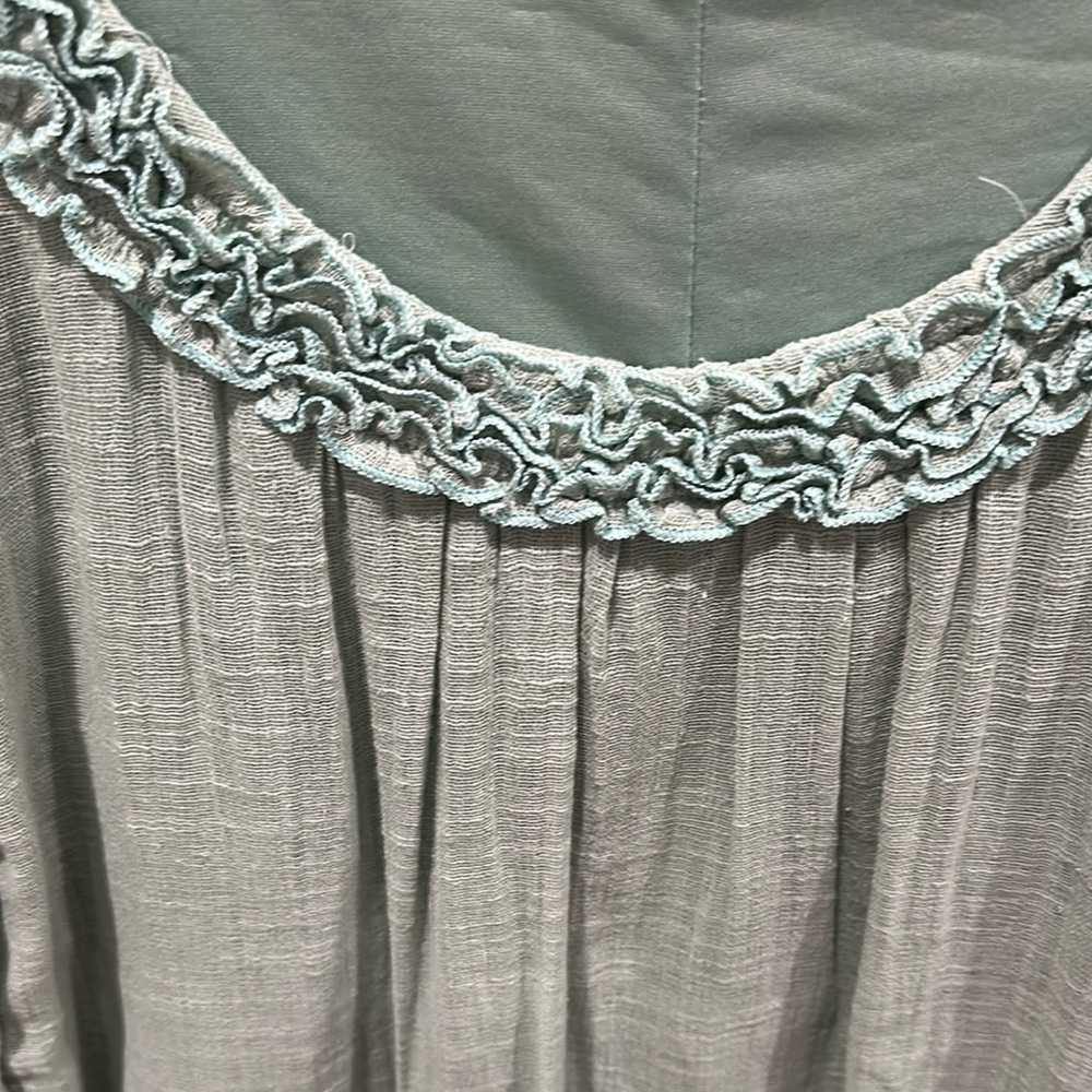 Green Ruffled Tunic Top - Picture 2 of 4
